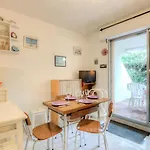 Lägenhet Les Cyprianes-6 By Interhome