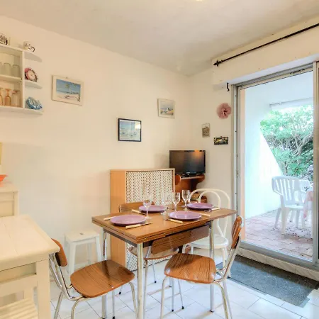 Apartamento Les Cyprianes-6 By Interhome